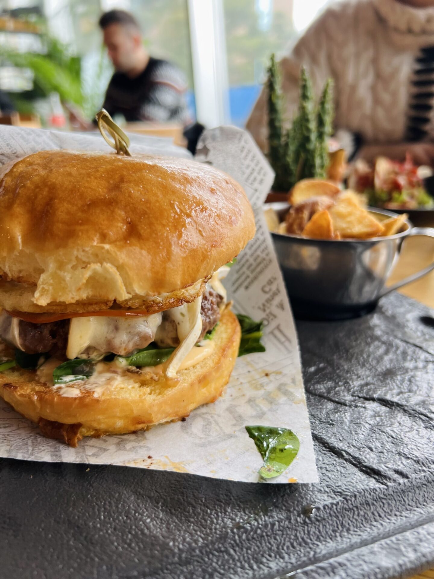 Burger & Pizza House Easy Beer Burger & Pizza House Easy Beer